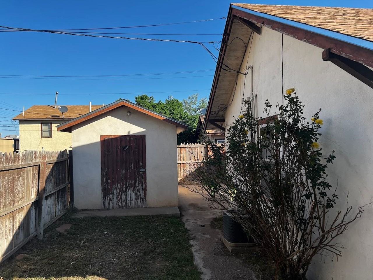 504 S Avenue B - Photo 2 of 19