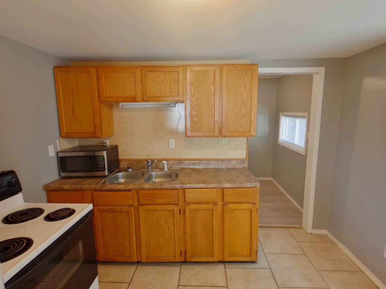 1849 S Spruce St - Photo 4 of 12