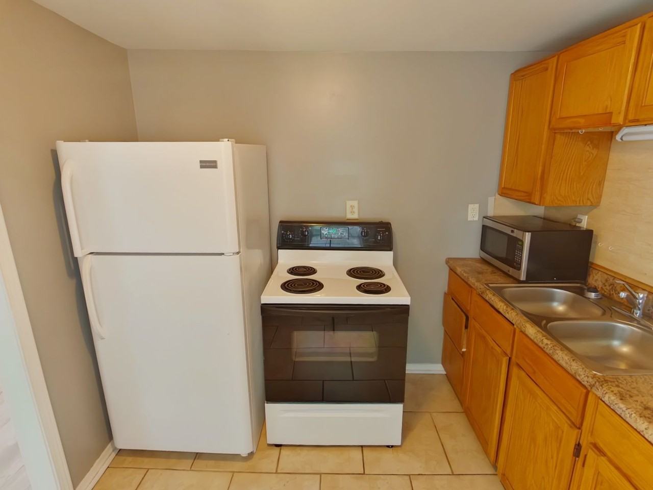 1849 S Spruce St - Photo 5 of 12