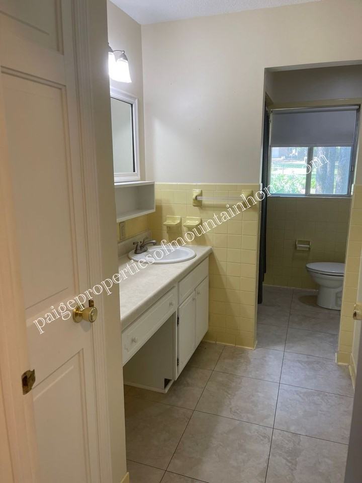 1724 Katherine Dr - Photo 4 of 14