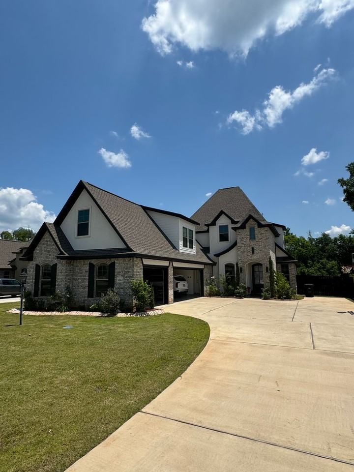 1142 Green Wood Cir - Photo 2 of 22