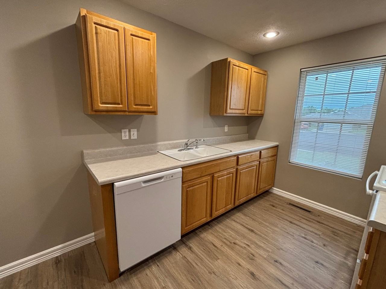 4313 N Morgan Ct - Photo 2 of 26