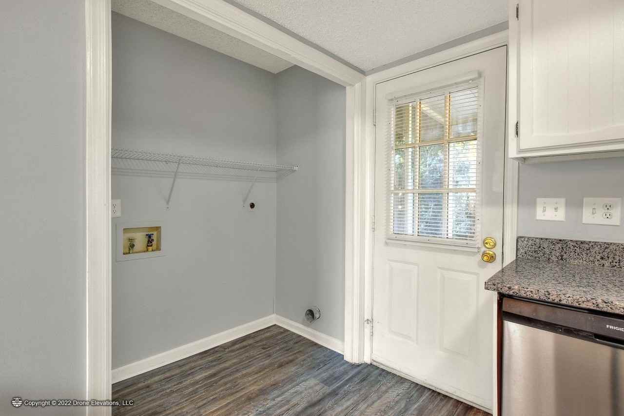 1866 Avenue Q Sw - Photo 6 of 21