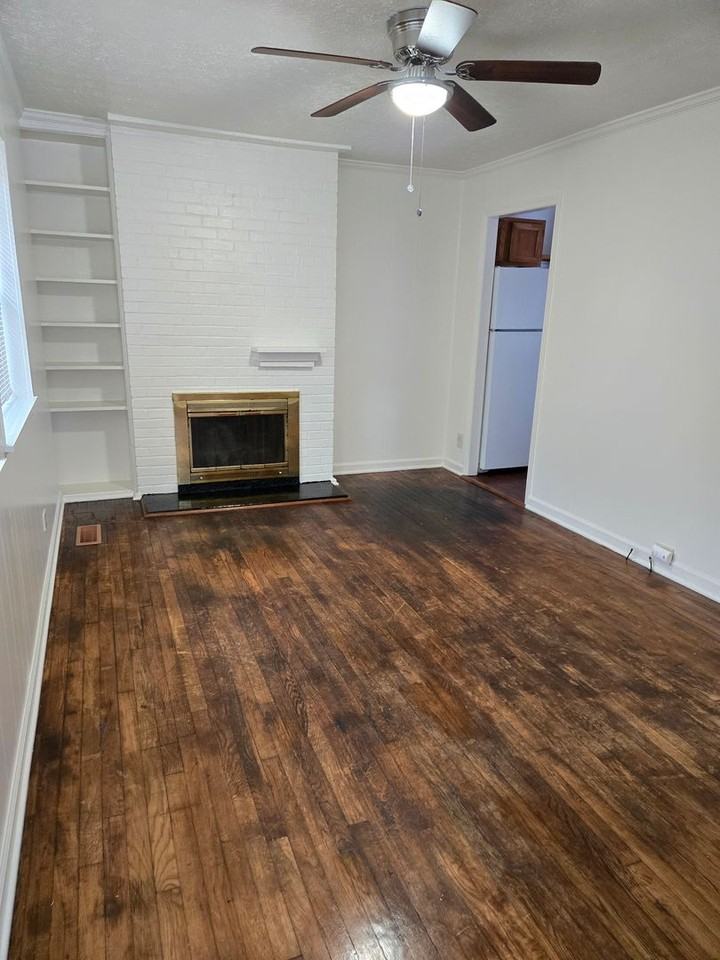 119 W Farragut Rd - Photo 3 of 9