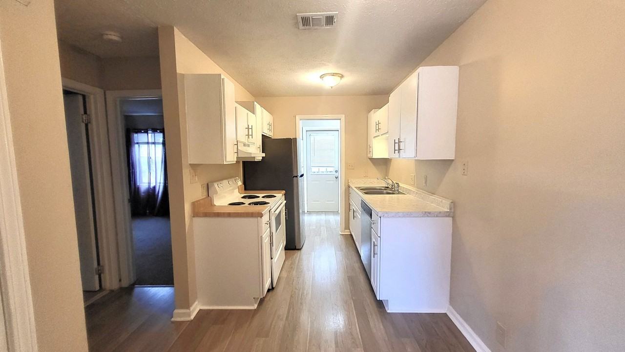 502 Oak Circle Dr #C6 - Photo 2 of 11