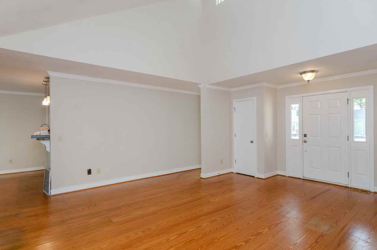 612 The Cape Blvd - Photo 3 of 28