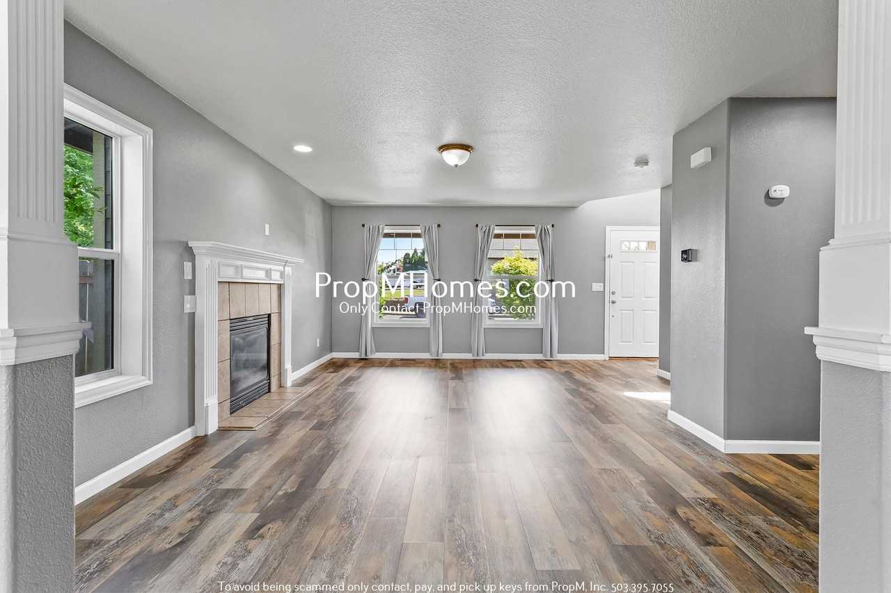 941 Coho St - Photo 3 of 28