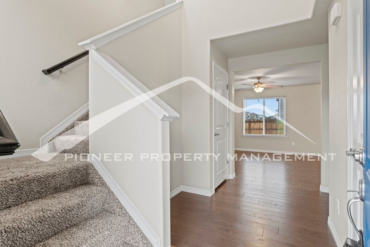 10938 Clarion Dr - Photo 3 of 24