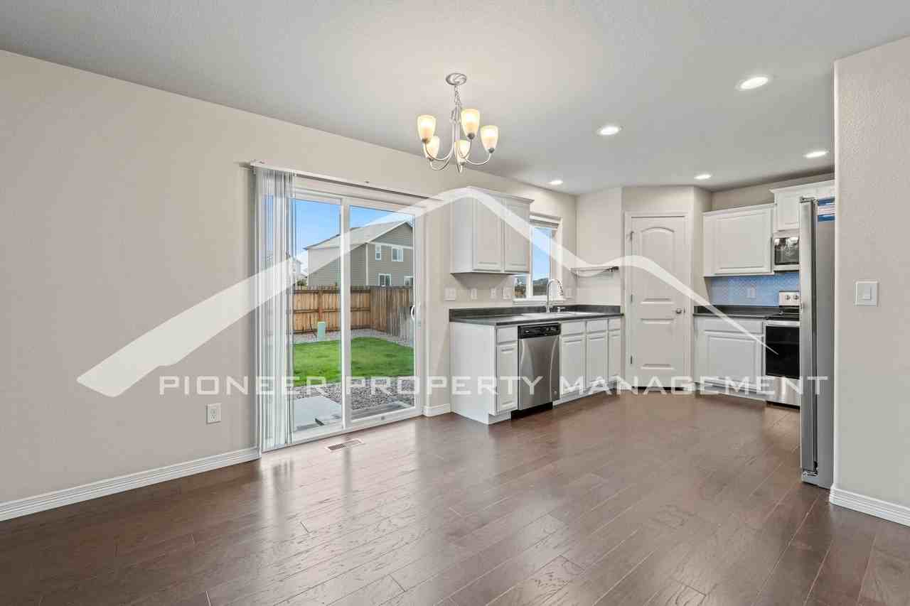 10938 Clarion Dr - Photo 7 of 24