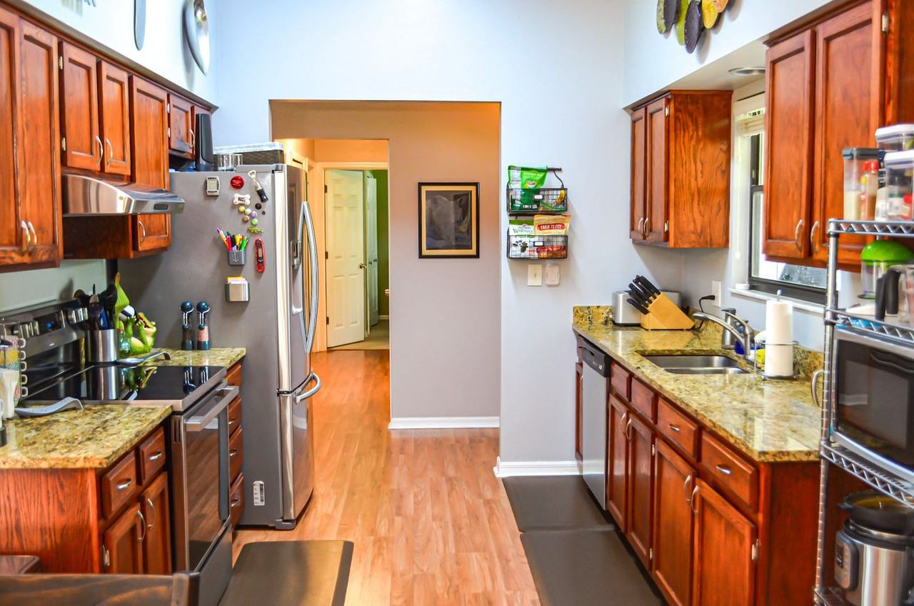 10930 Nw 35th Pl - Photo 3 of 24