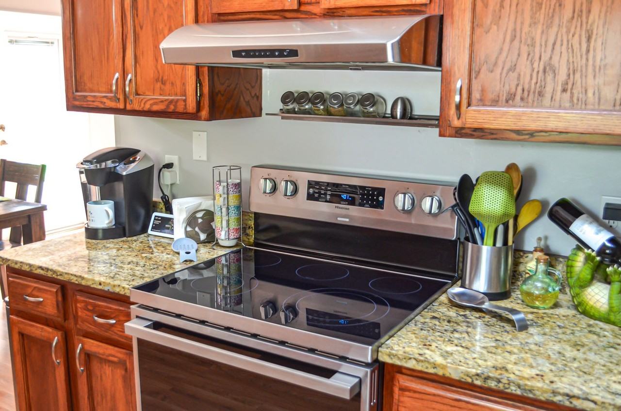 10930 Nw 35th Pl - Photo 5 of 24