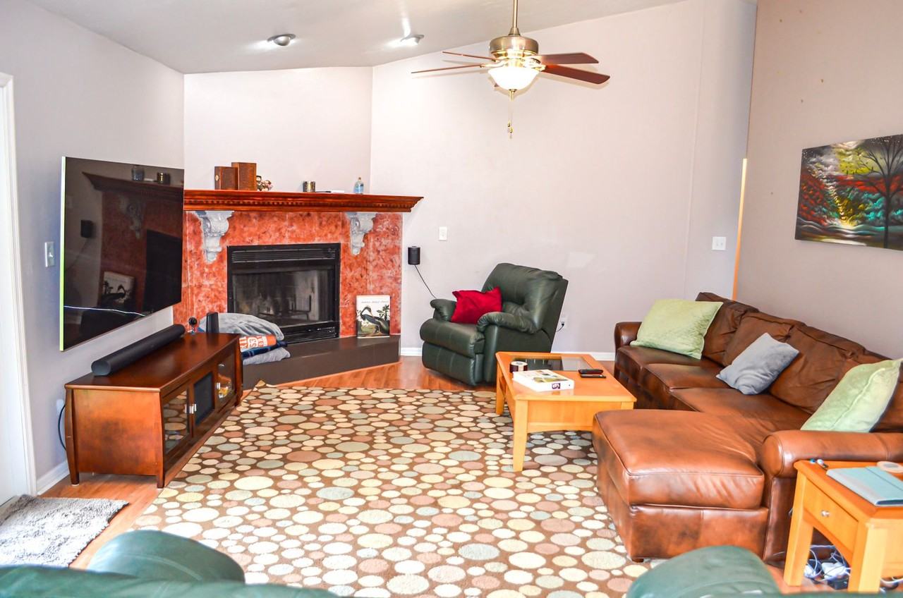 10930 Nw 35th Pl - Photo 7 of 24