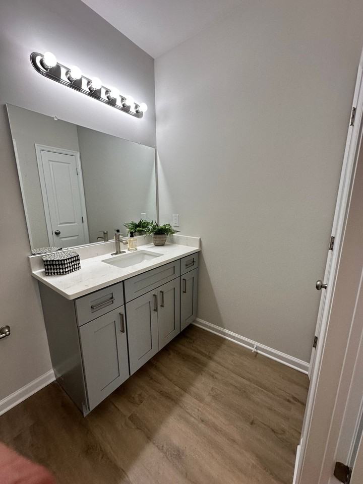 Easton Avenue Apartments - Photo 7 of 15