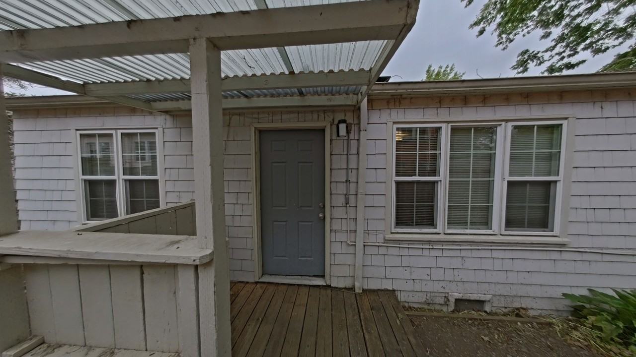 1323 E 20th Ave - Photo 2 of 17