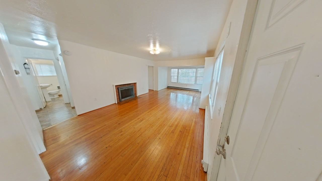 1323 E 20th Ave - Photo 4 of 17