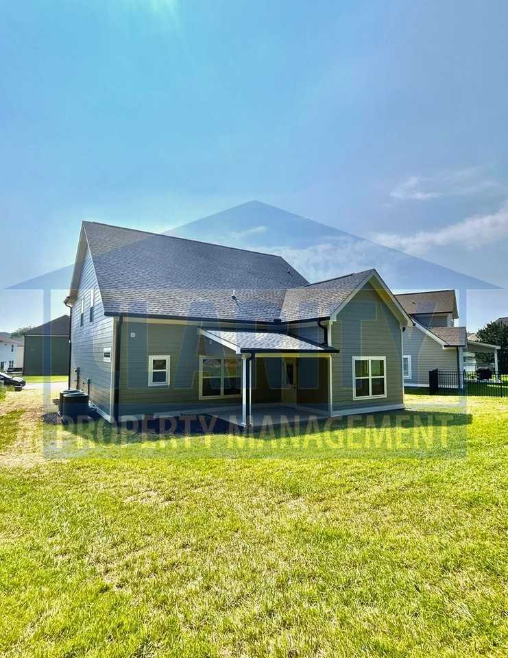5062 Solar Ln Nw - Photo 2 of 32