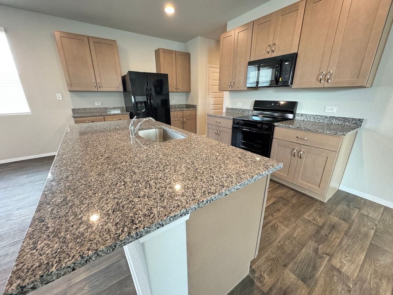 13203 Meersbook Rd - Photo 5 of 28