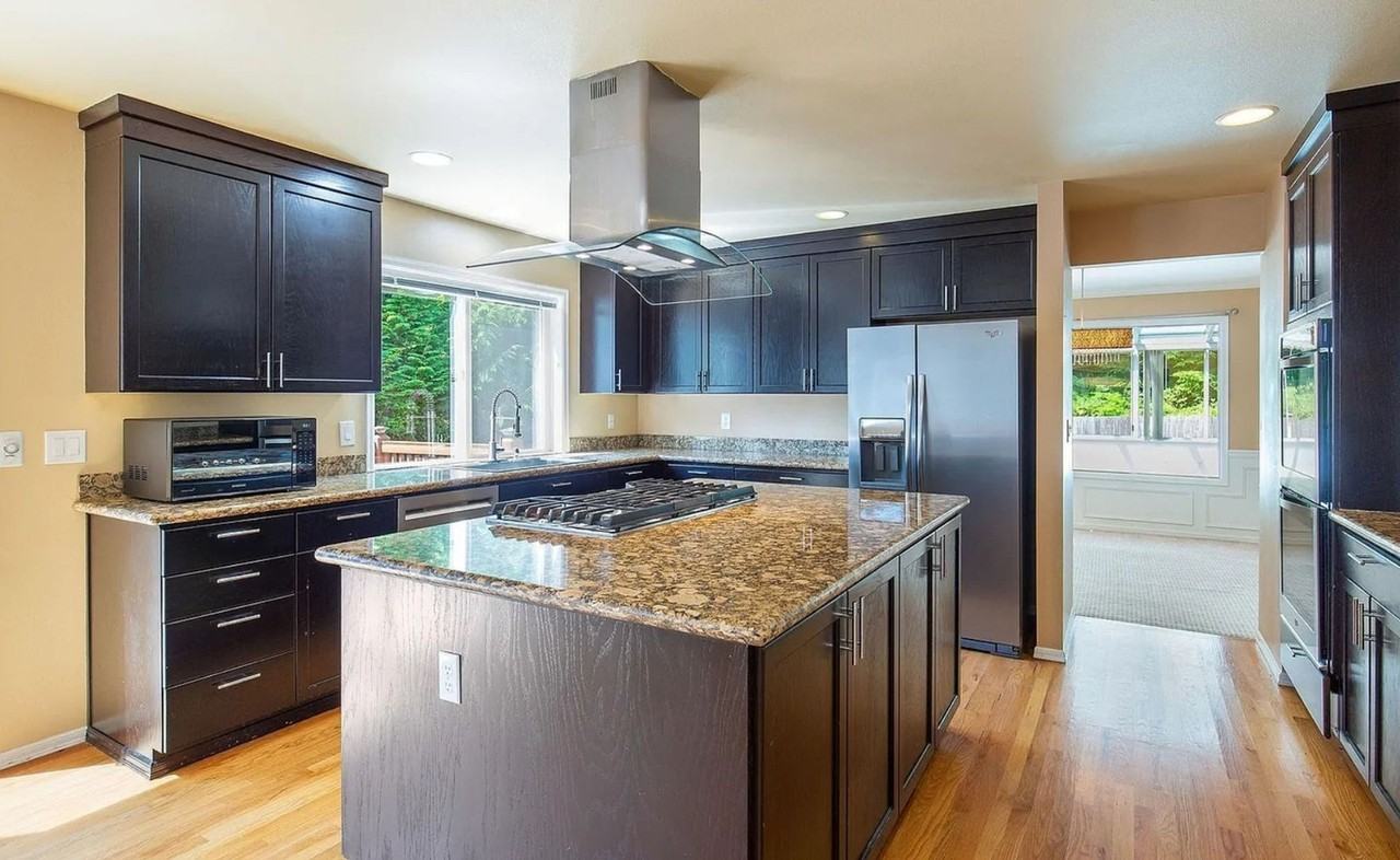 16759 Southeast 48th Place - Photo 5 of 24