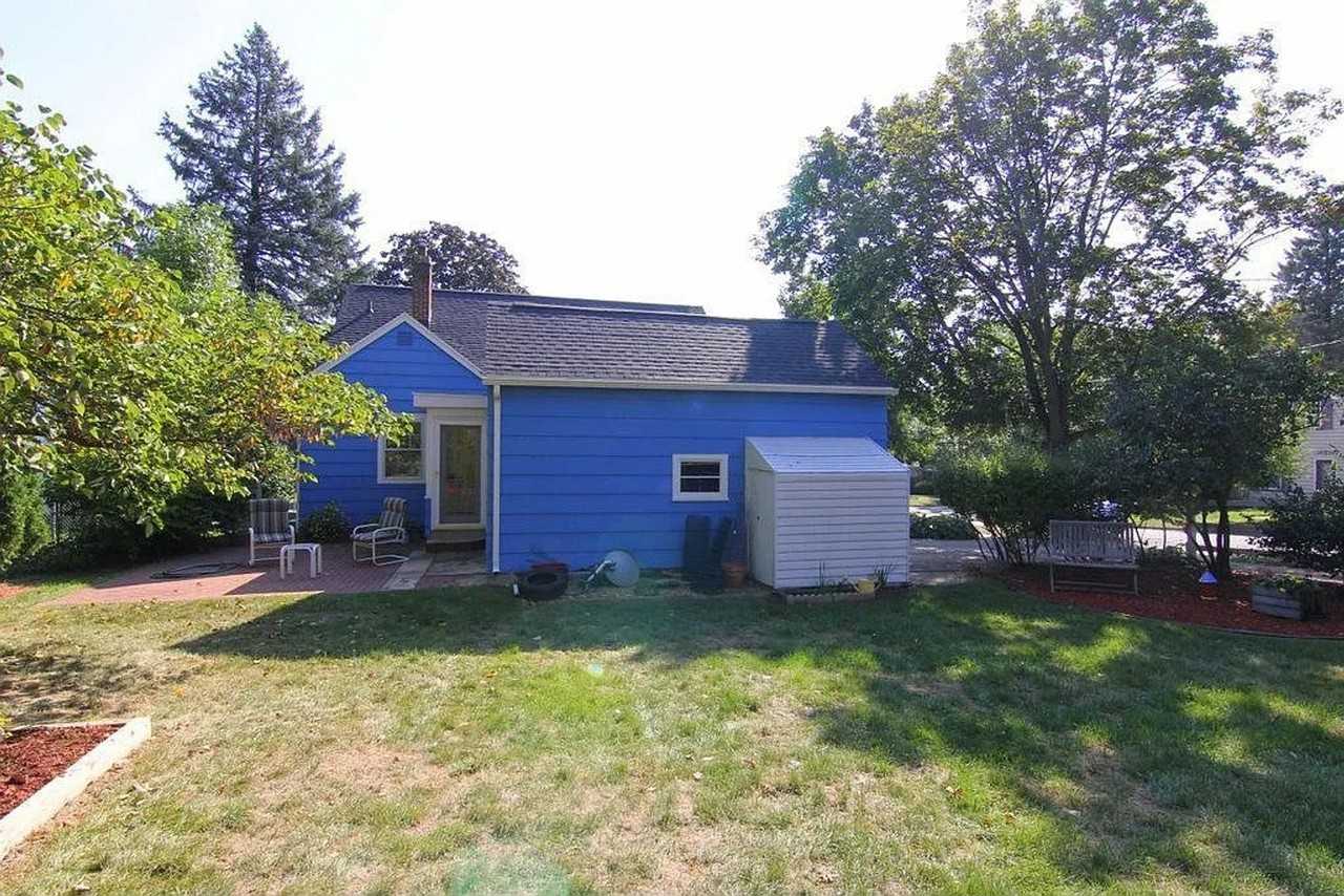 530 Toepfer Ave - Photo 3 of 19