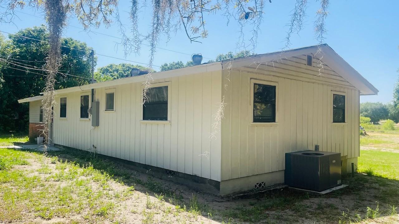 703 Gotts Rd - Photo 2 of 18