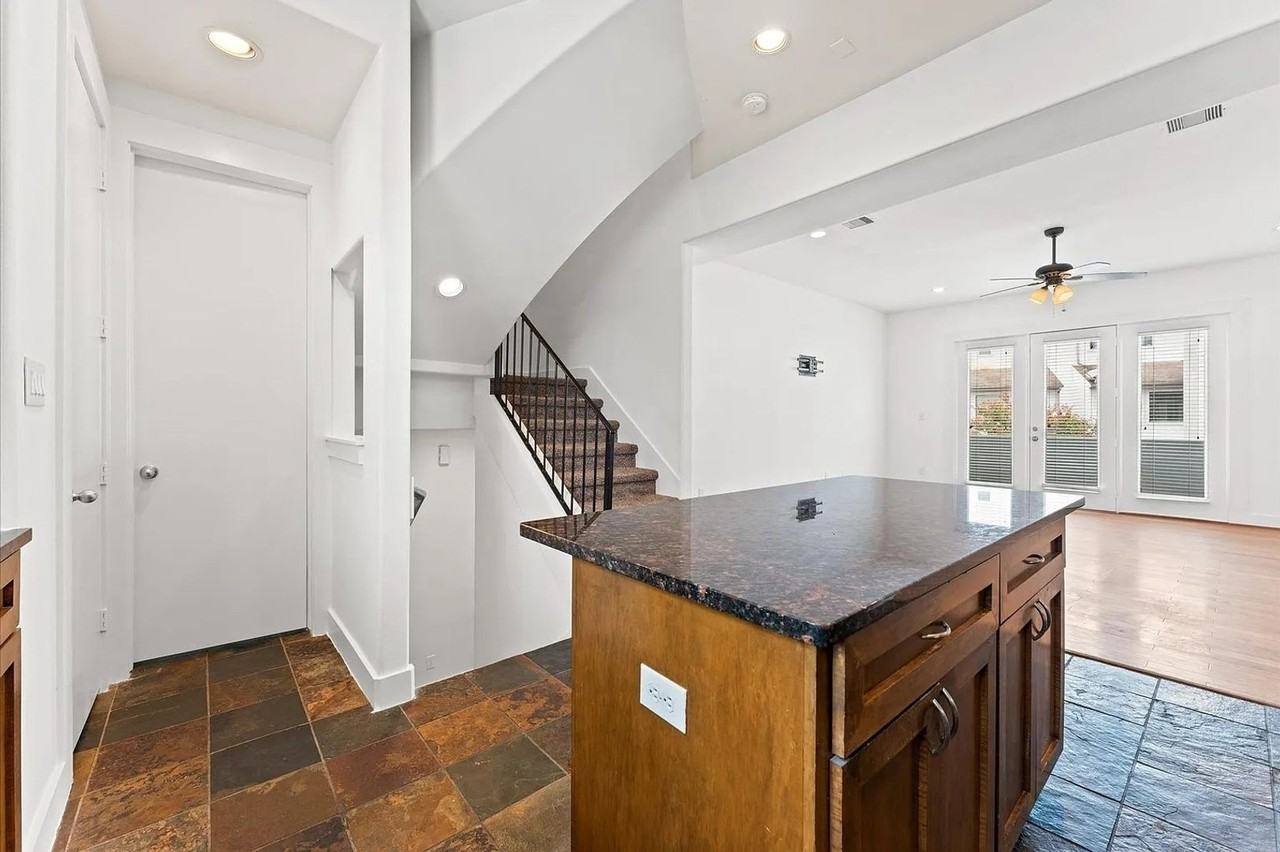 2026 Tuam St - Photo 5 of 33