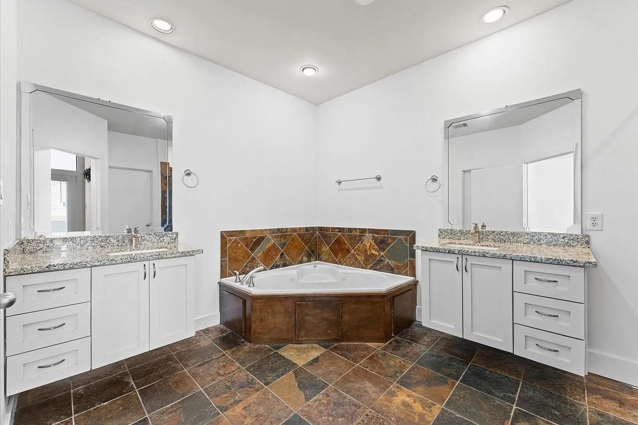 2026 Tuam St - Photo 6 of 33