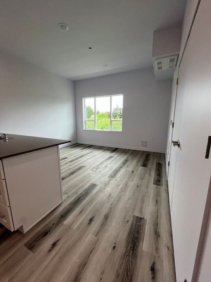 Beautiful 1, 2 and 3 bedroom homes available near Clark College! - Photo 3 of 34