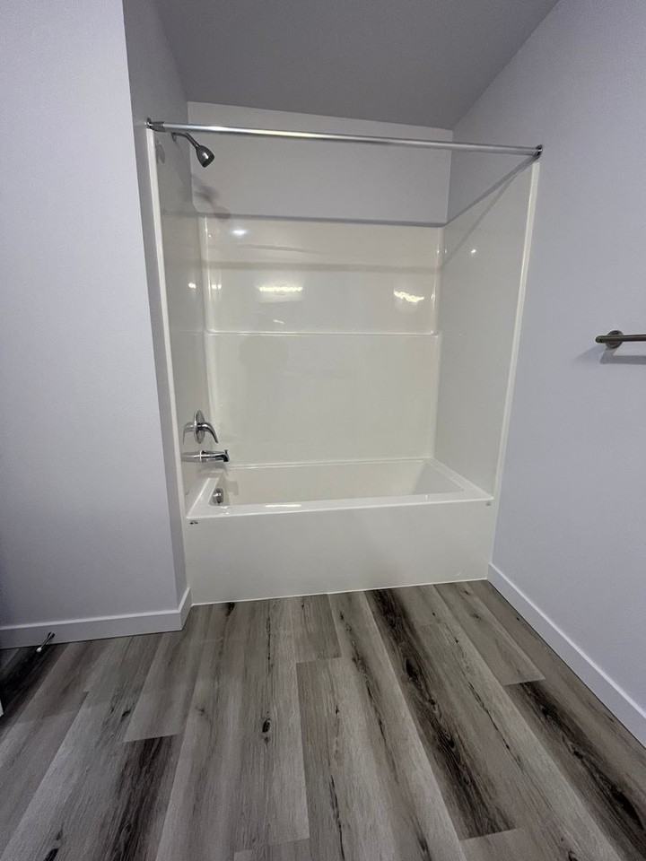 Beautiful 1, 2 and 3 bedroom homes available near Clark College! - Photo 6 of 34