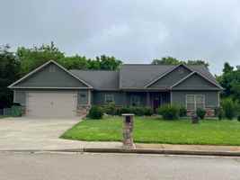 featured image of 903 Oxford Dr