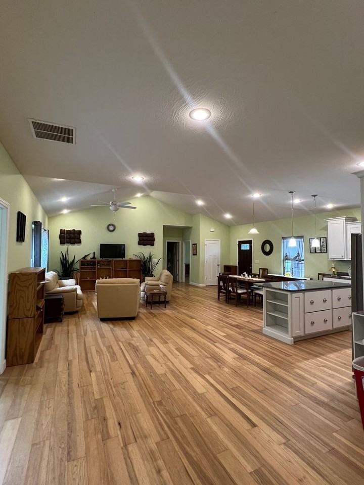 903 Oxford Dr - Photo 3 of 18