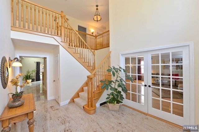 243 Ballentine Dr - Photo 2 of 22