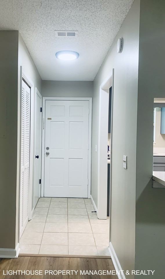 5551 Community Oaks Ct - Photo 3 of 26