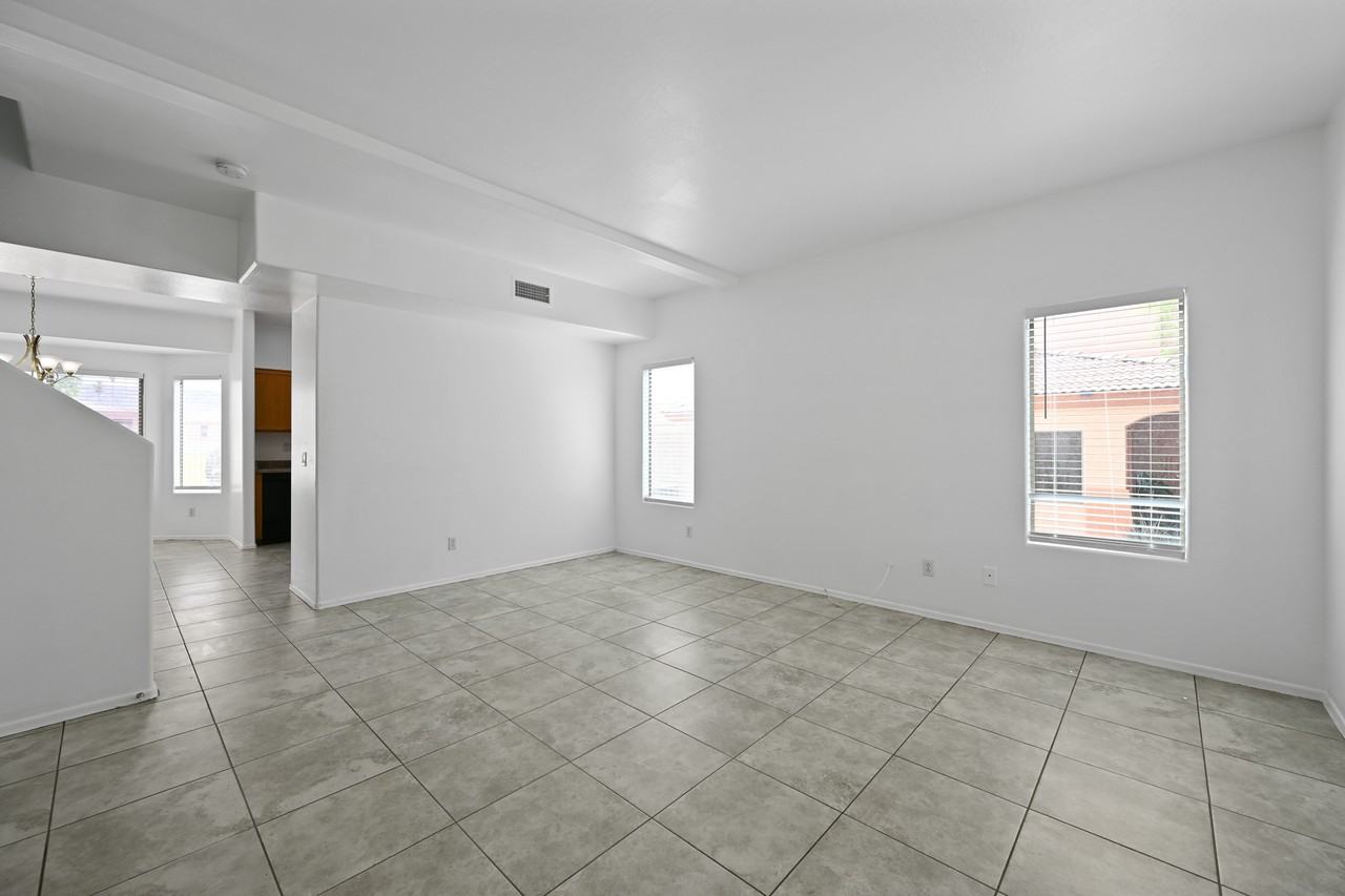 605 West Latona Road - Photo 2 of 29