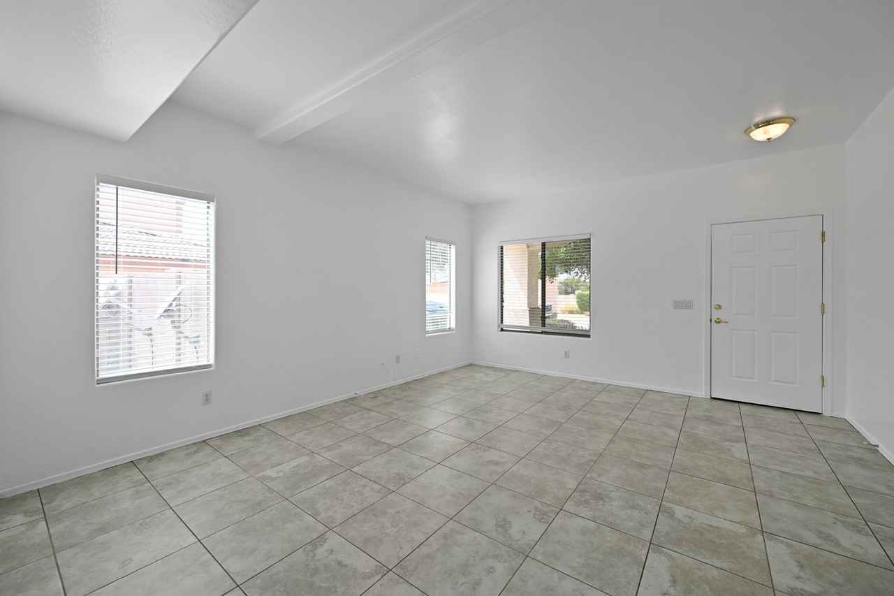 605 West Latona Road - Photo 3 of 29