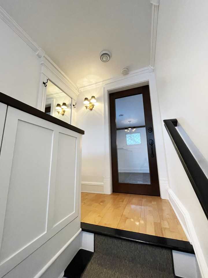 2408 4th St Ne #2 - Photo 3 of 19