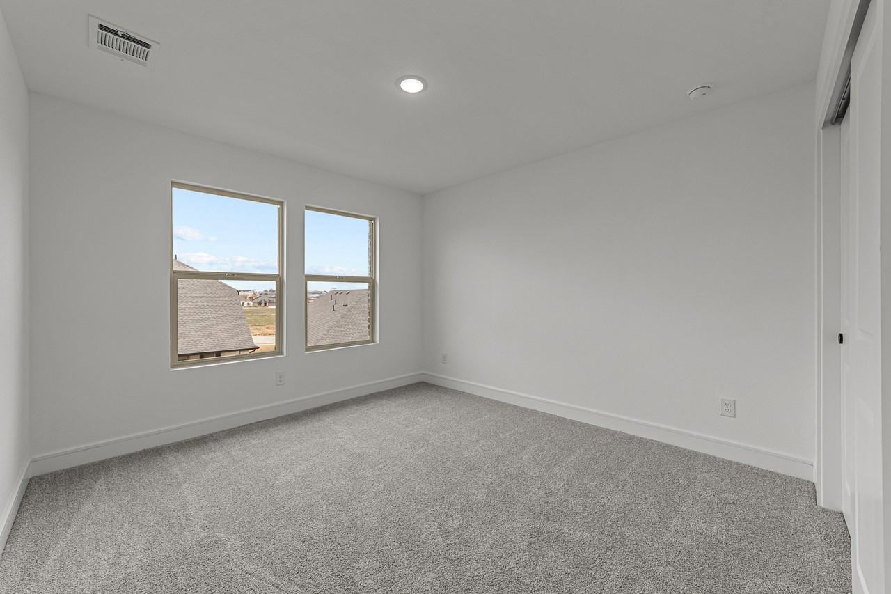 512 Sunflower Trl #NA - Photo 4 of 16