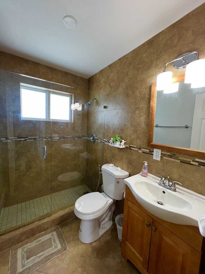 2756 Ne 32nd St #4 - Photo 3 of 5