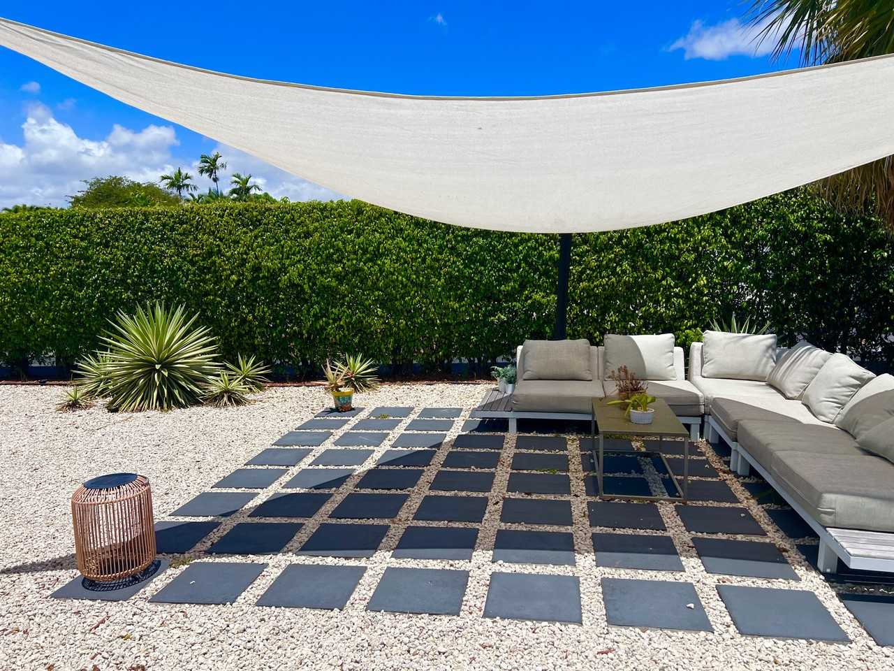 2756 Ne 32nd St #4 - Photo 5 of 5