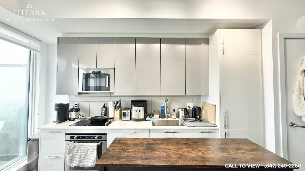 2813-403 Church St, Toronto, Ontario M4Y 0C9 - Photo 2 of 10