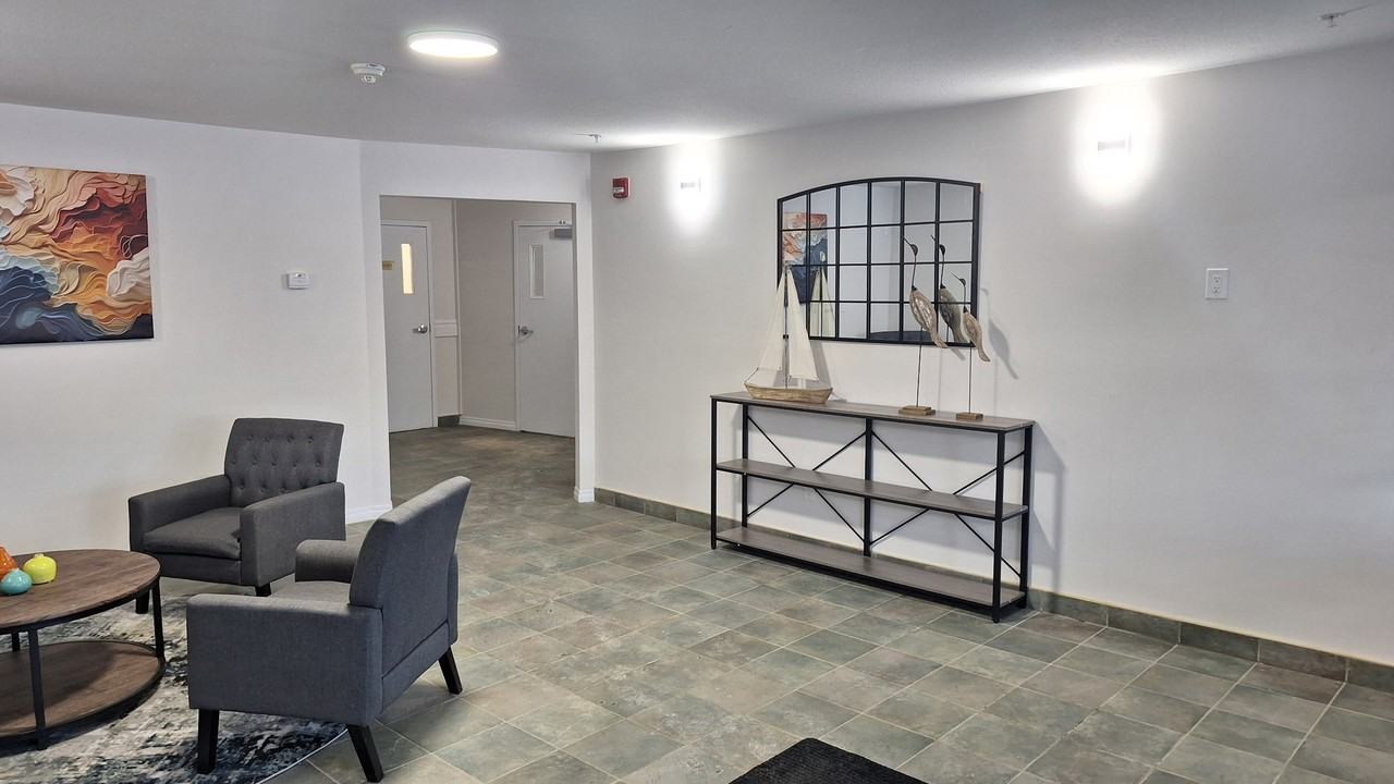 Parkside Suites - Photo 3 of 18