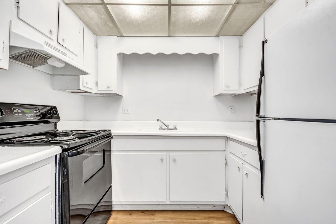 Top of the Cliff - Photo 2 of 17