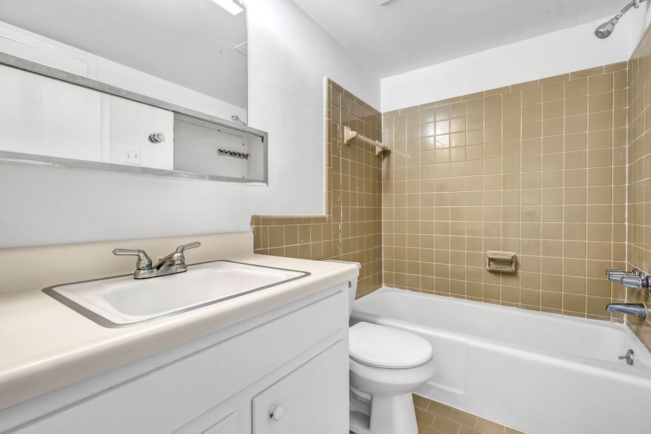 Top of the Cliff - Photo 4 of 17