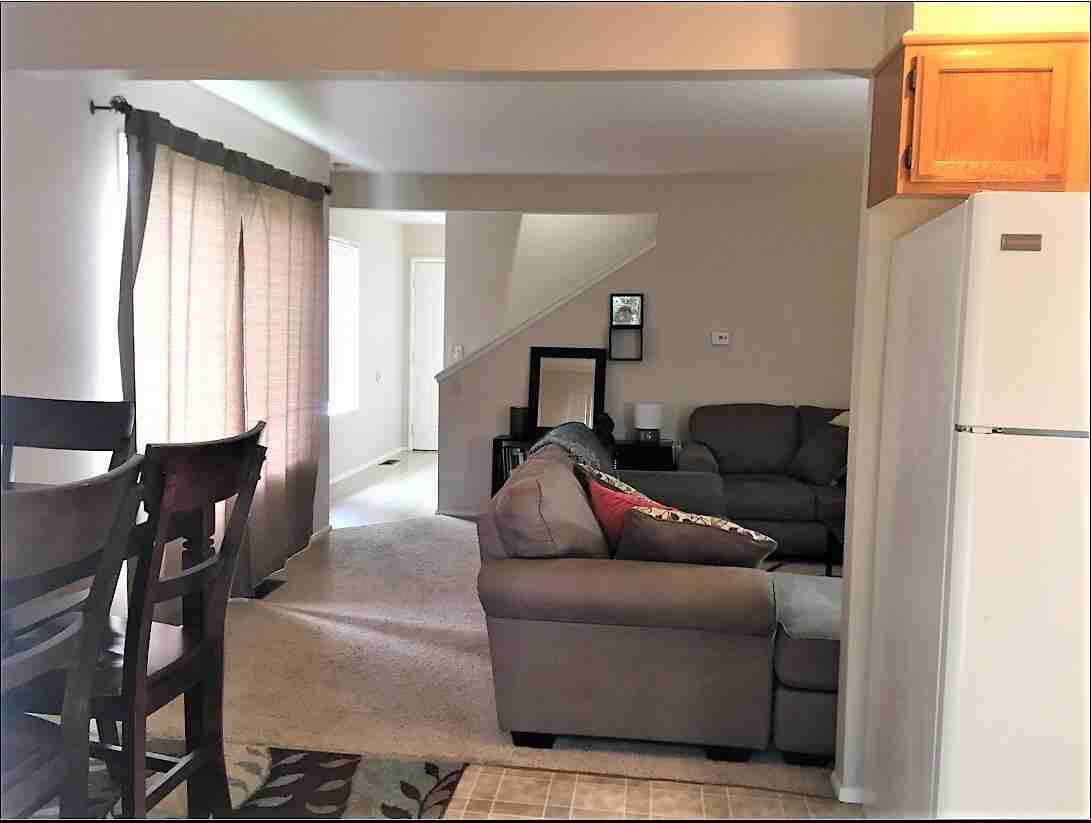 2212 Michigan St - Photo 3 of 6