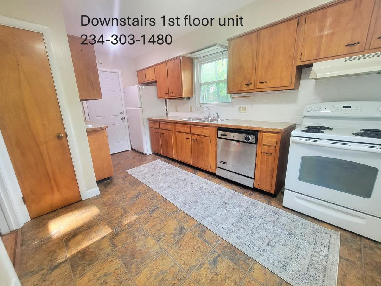 1679 Tanglewood Dr - - Photo 3 of 10