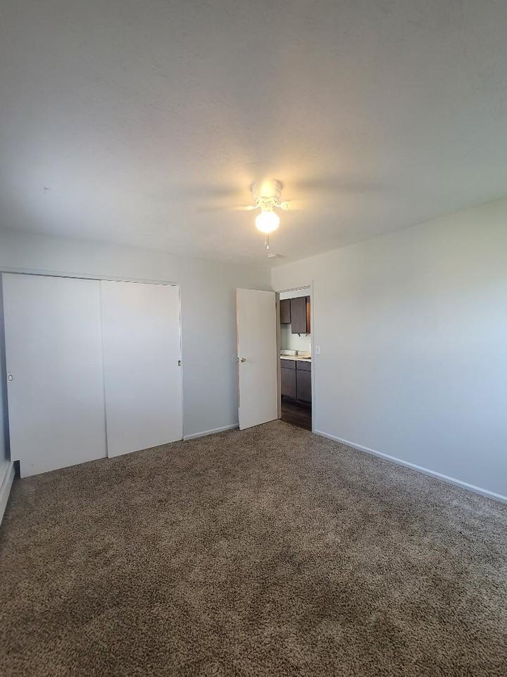 Eagles Pine Apartments - Photo 6 of 10