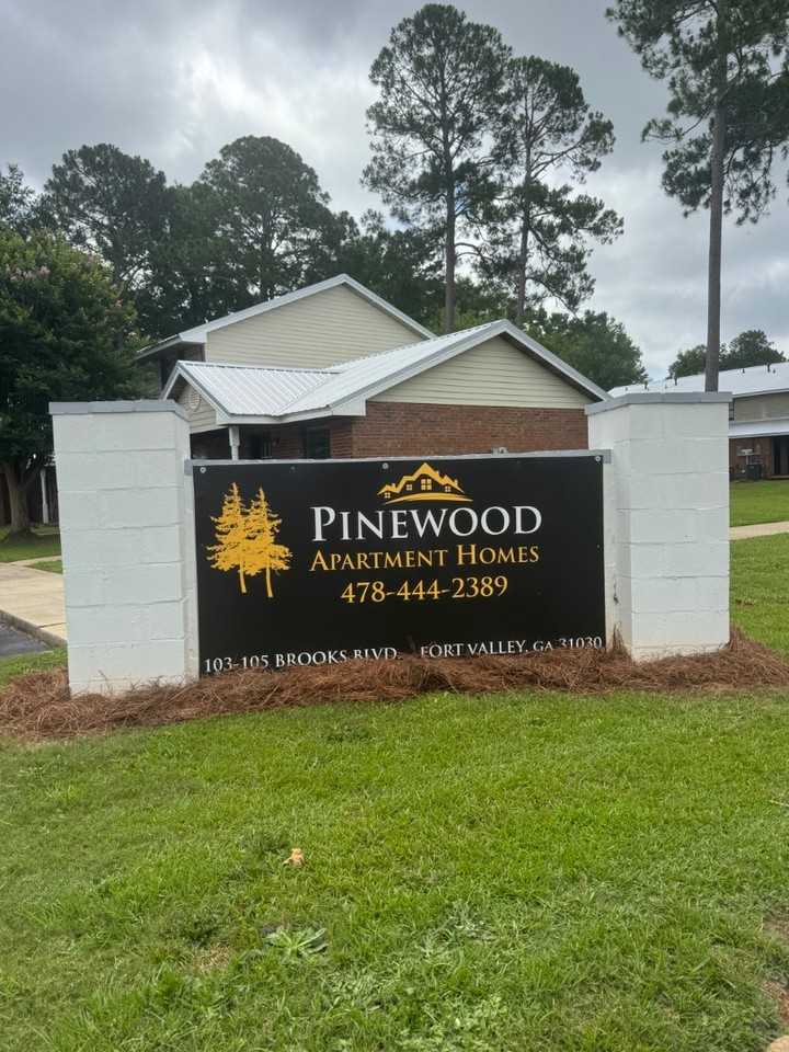 Pinewood - Photo 4 of 50