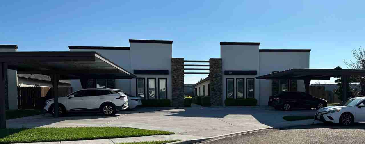 216 Teak Drive - Photo 2 of 10