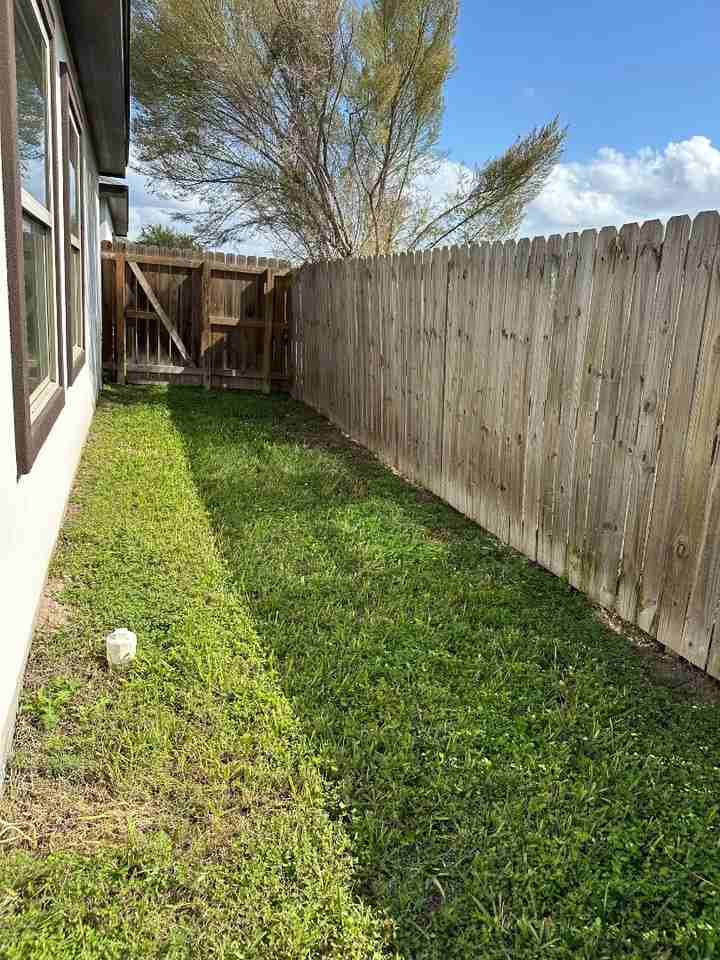 216 Teak Drive - Photo 3 of 10