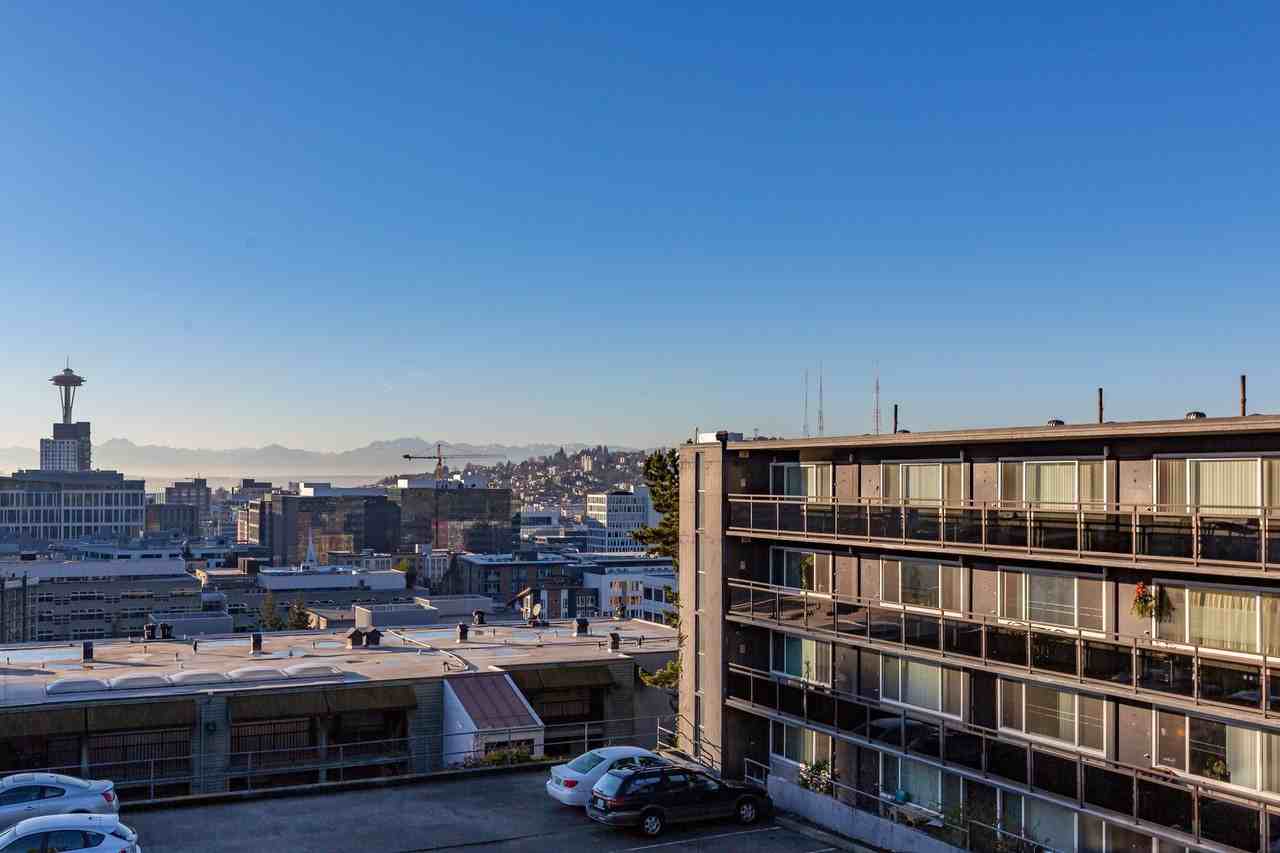 Viewmont Apartments | SPECIAL OFFER: Second Month FREE RENT! - Photo 4 of 38