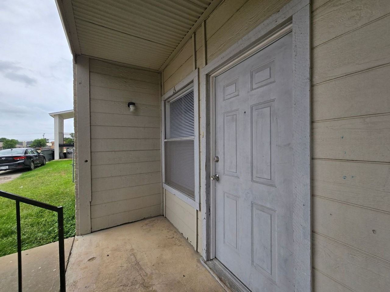 1305 Quail Cir #A - Photo 3 of 19